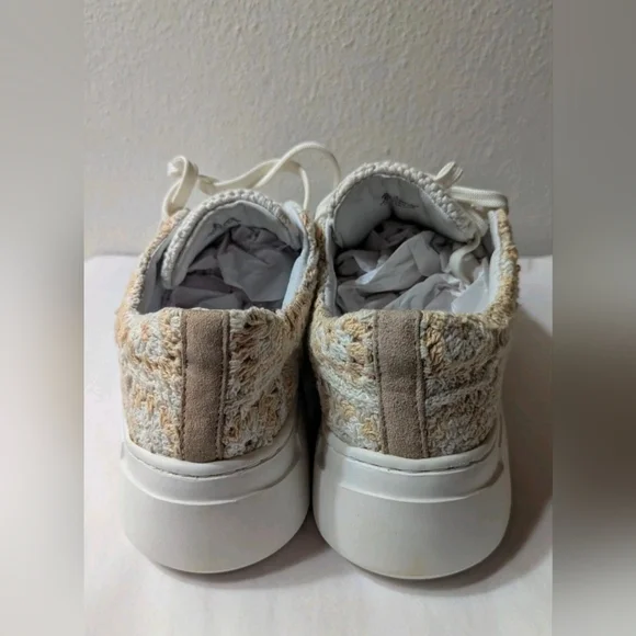 Free People Sneakers Shoes Catch Me If You Can Crochet Flower Women's Sz 7.5 NEW - Picture 6 of 12
